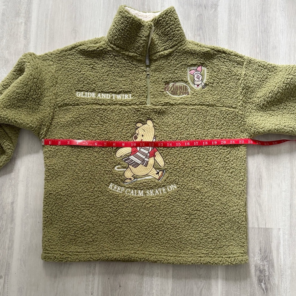 Disney Winnie the Pooh Keep Calm Skate On Sherpa Pullover Jacket Size M - Picture 11 of 12